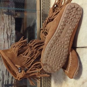 Minnetonka Fringe Moccasins